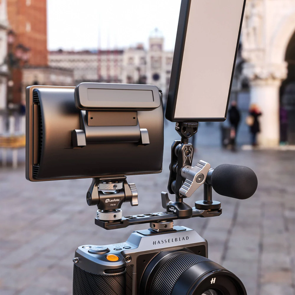 Leofoto AM-8-3 Dual Cold Shoe Adapter with Hot Shoe Mount - Image 3