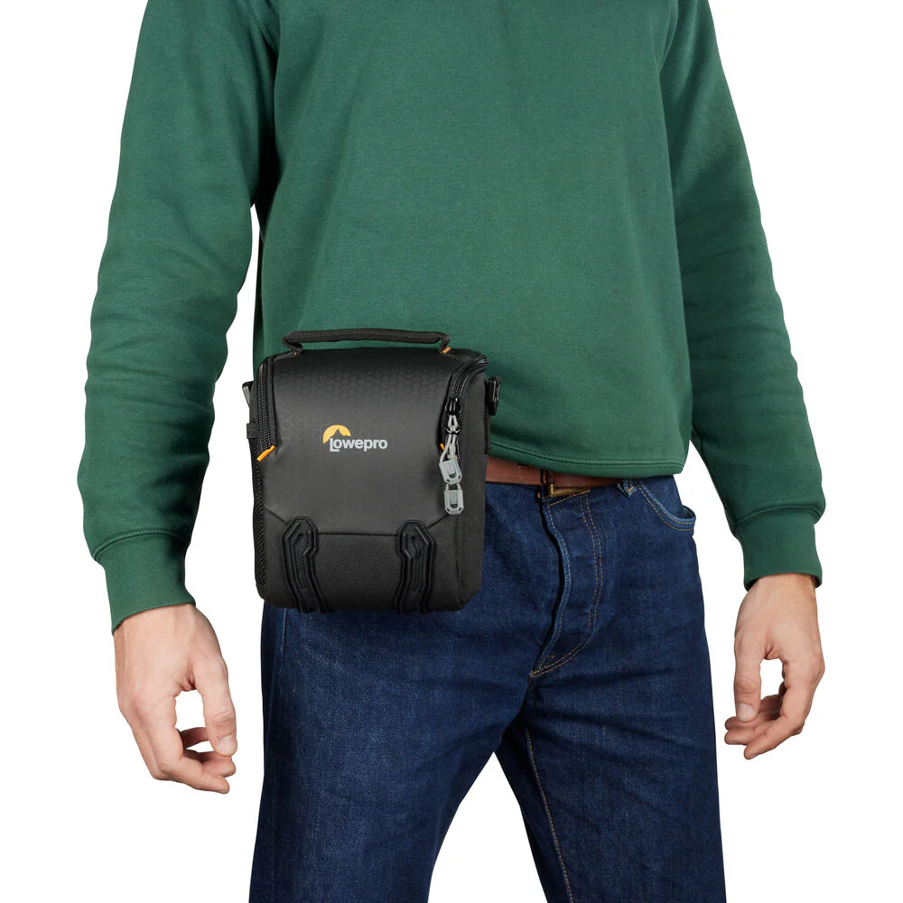 Lowepro Adventura SH 120 III Shoulder Bag (Black) - Image 8