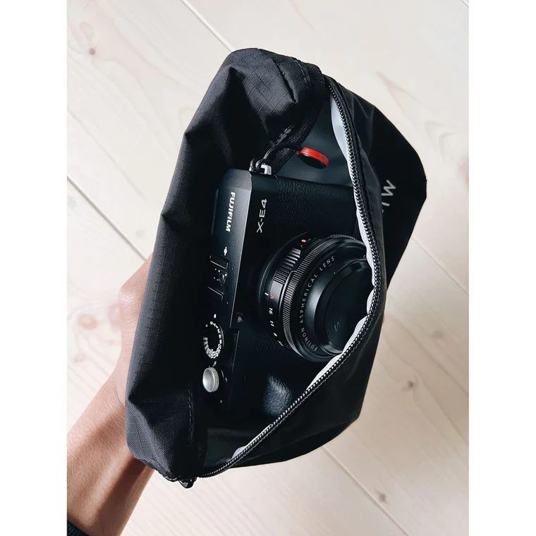 Moment - Fanny Sling 1L - Black - Image 2
