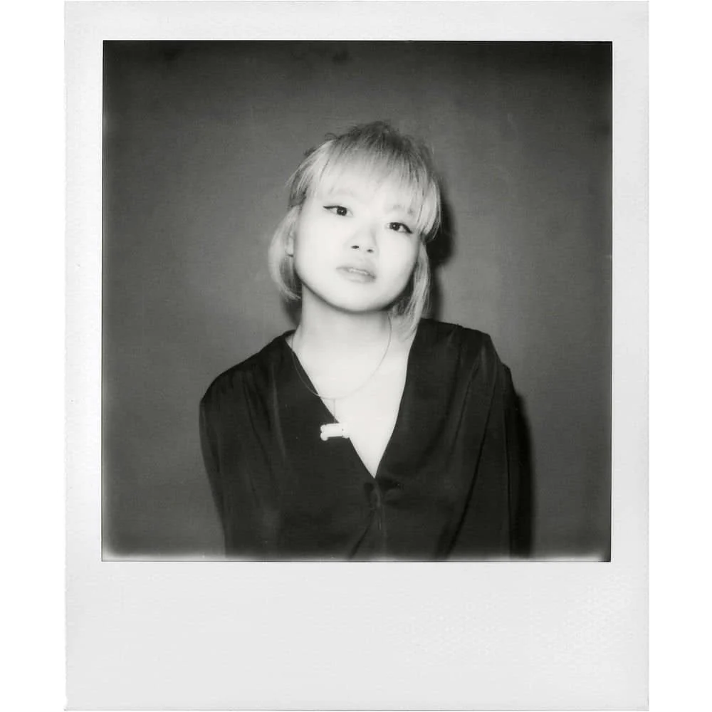 Polaroid Originals Black & White i-Type Instant Film (8 Exposures) - Image 7