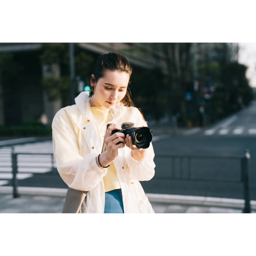 Sony ZV-E10 Mirrorless Camera with 16-50mm f/3.5-5.6 II Lens - Image 21