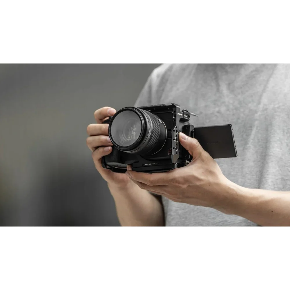 Tilta Camera Cage for Canon R6 V Power Kit - Black - Image 7