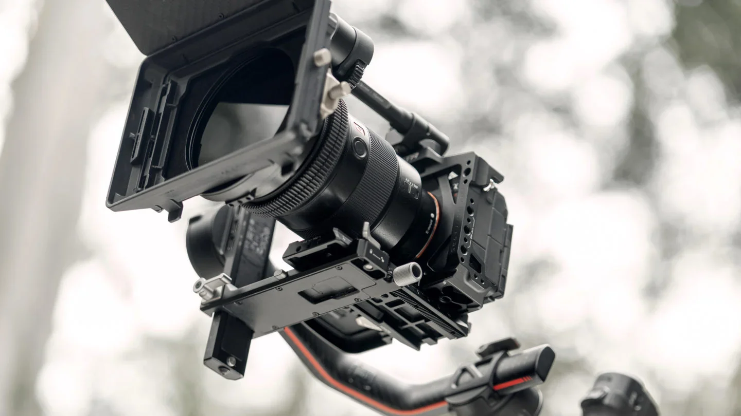 Tilta Sony a7R V Half Cage Lightweight Kit - Titanium Gray - Image 3