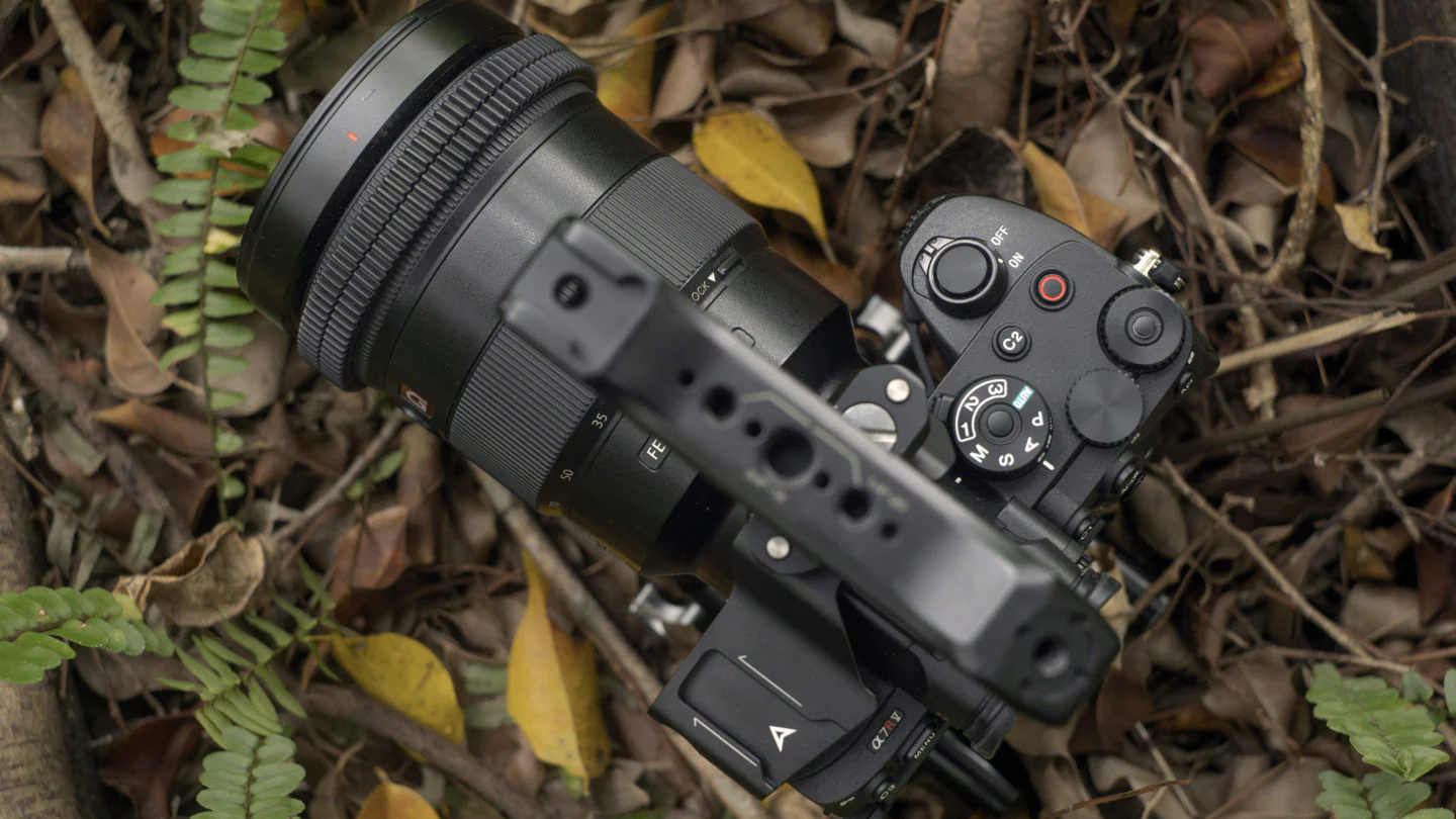 Tilta Sony a7R V Half Cage Lightweight Kit - Titanium Gray - Image 4