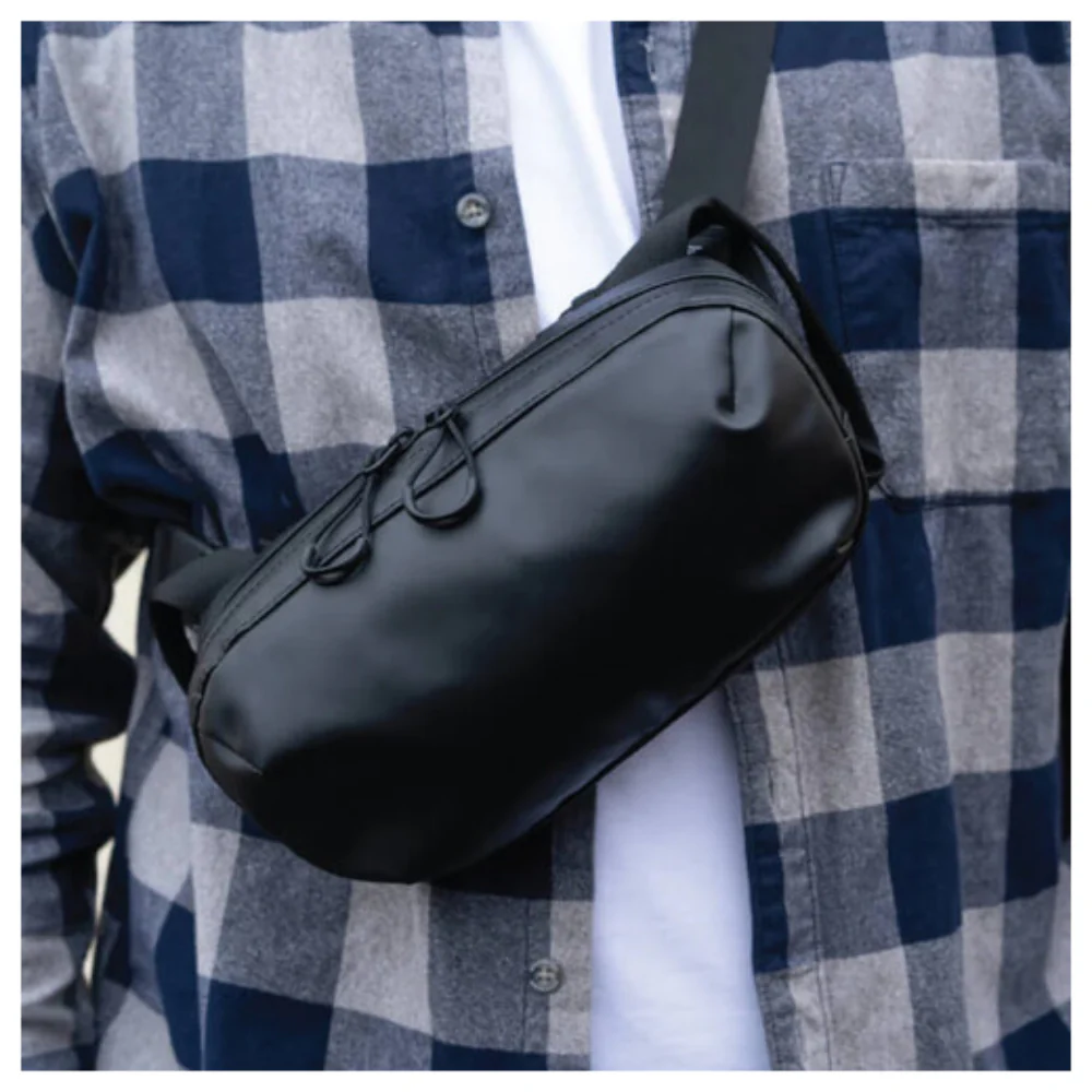 Wandrd D1 Fanny Pack (Black, 2L) - Image 4