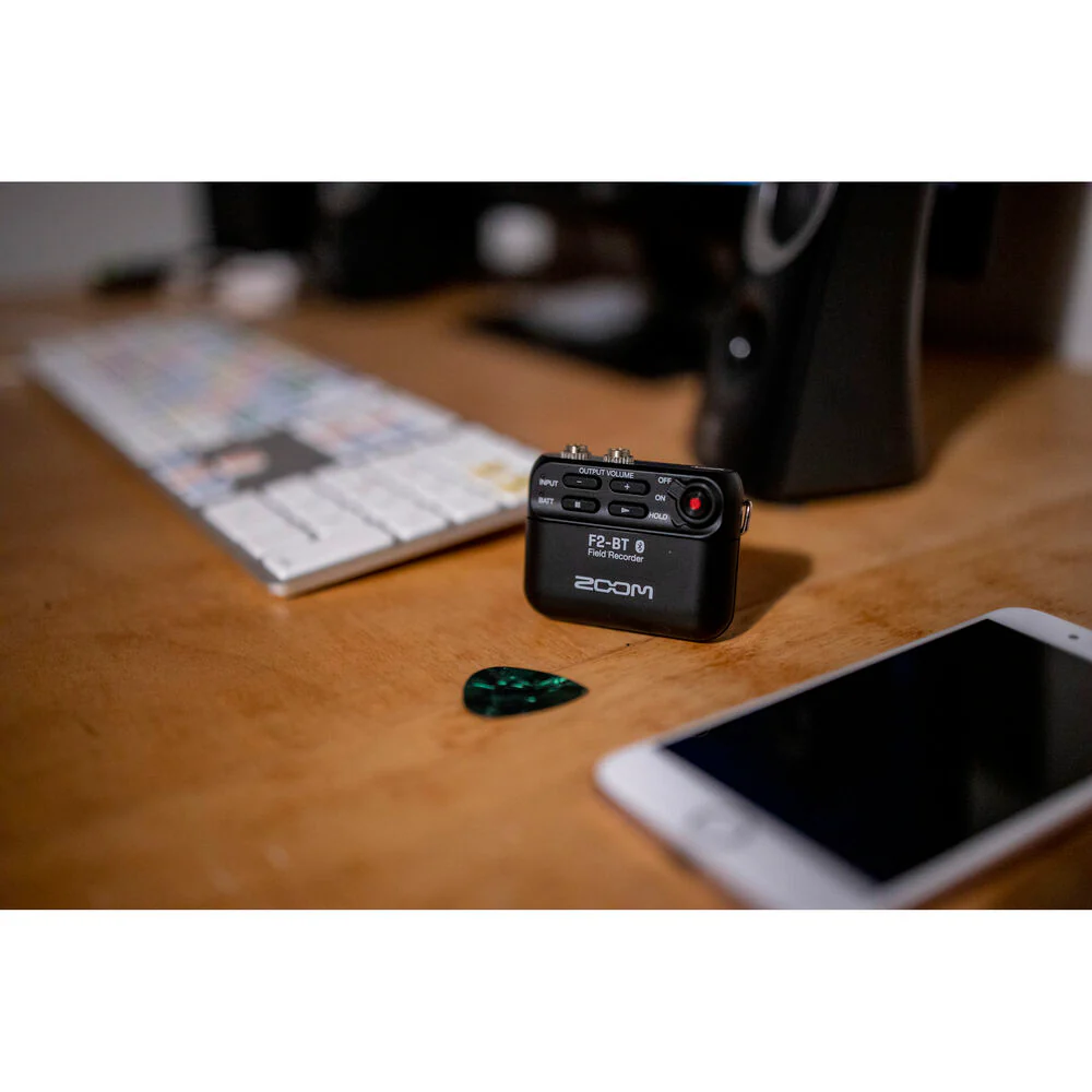 Zoom F2 Ultracompact Portable Field Recorder with Lavalier Microphone - Image 10
